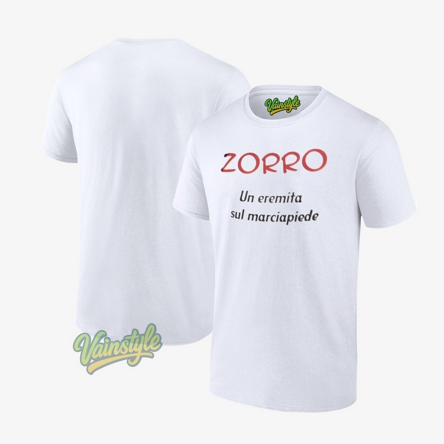 Zorro un eremita sul marciapiede T-Shirt