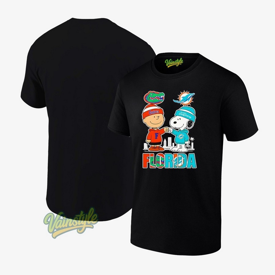 Charlie Brown And Snoopy Florida Gators Vs Miami Dolphins Football T-Shirt Charlie Brown And Snoopy Florida Gators Vs Miami Dolphins Football T-Shirt