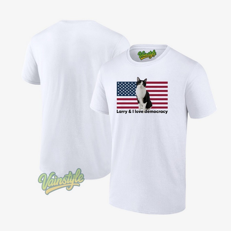 Larry And I Love Democracy Cat Usa Flag T-Shirt