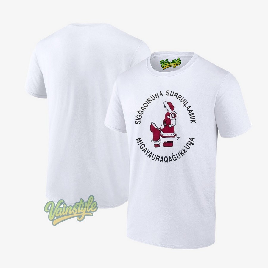 Siggaqiruna Surruilaamik Migayauraqaqagukłuna Christmas T-Shirt