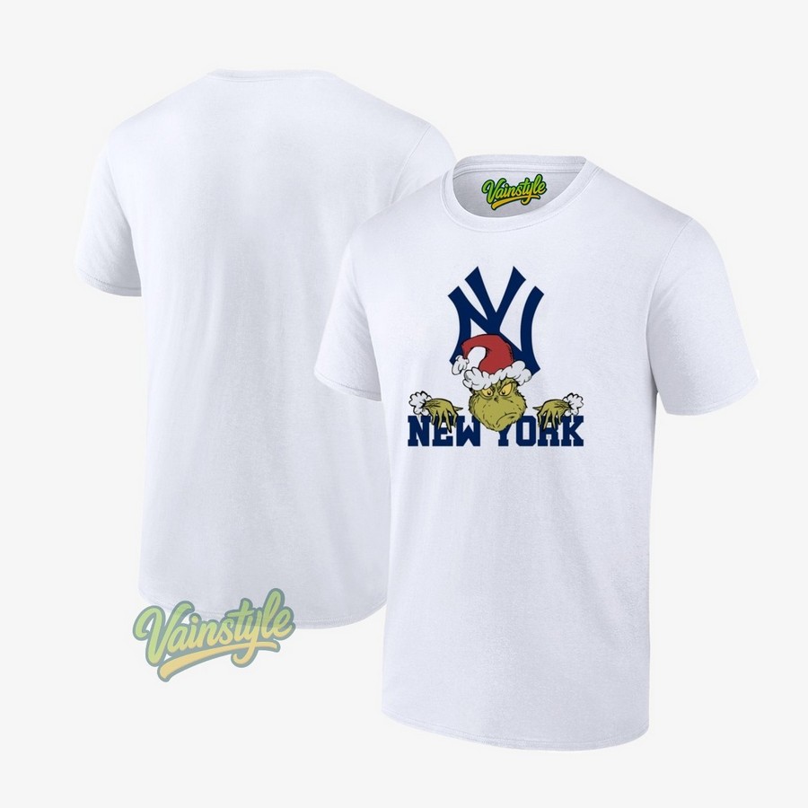 The Grinch Vs New York Yankees Christmas Mlb Baseball 2025 T-Shirt The Grinch Vs New York Yankees Christmas Mlb Baseball 2025 T-Shirt